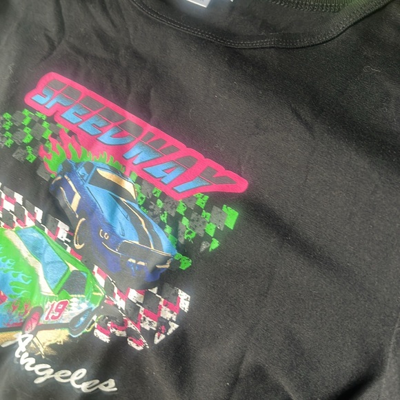 NWOT   Cropped baby Tee - Picture 6 of 6